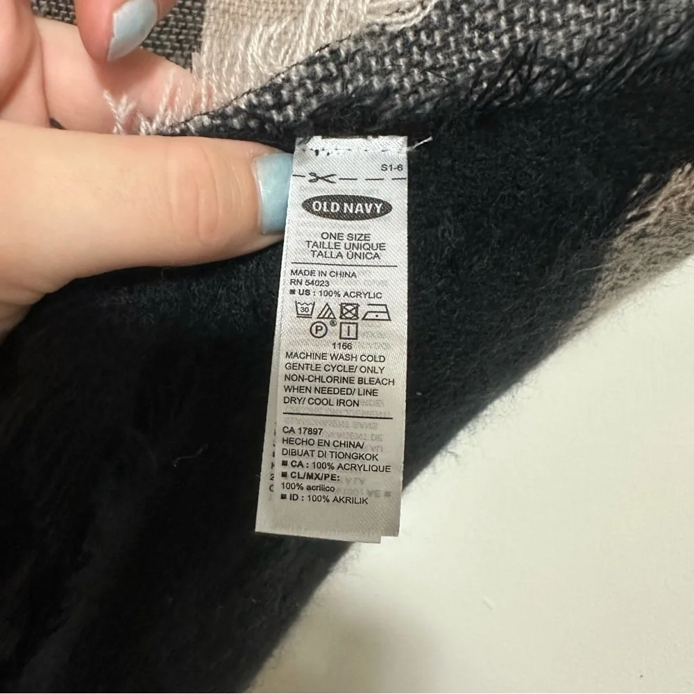 Old Navy Woven Plaid Blanket Scarf